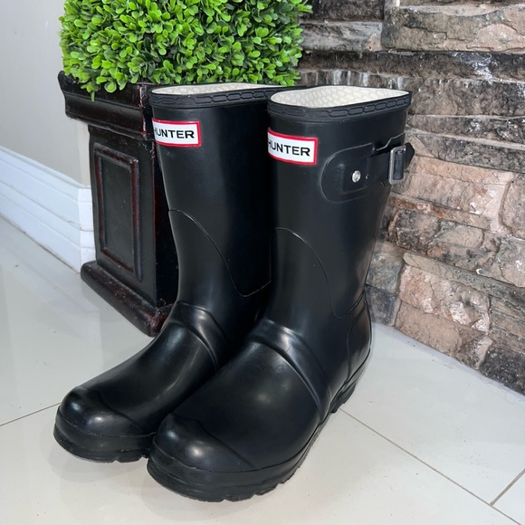 Hunter Black Rain Boots - Picture 1 of 15